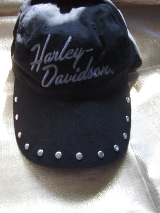 Harley-Davidson Other - Vintage Harley Davidson Embroidered Cap with studs Black. Like new